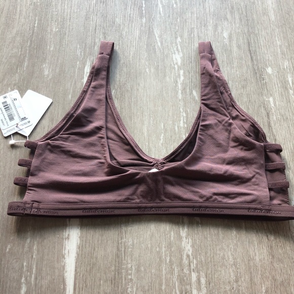 Lululemon Simply Gathered Bra - Cherry Cola - Picture 3 of 8